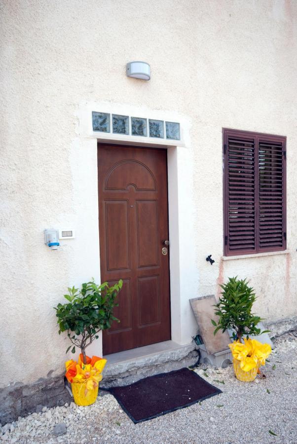 B&B Tra Gli Ulivi Rocca San Giovanni Exterior foto